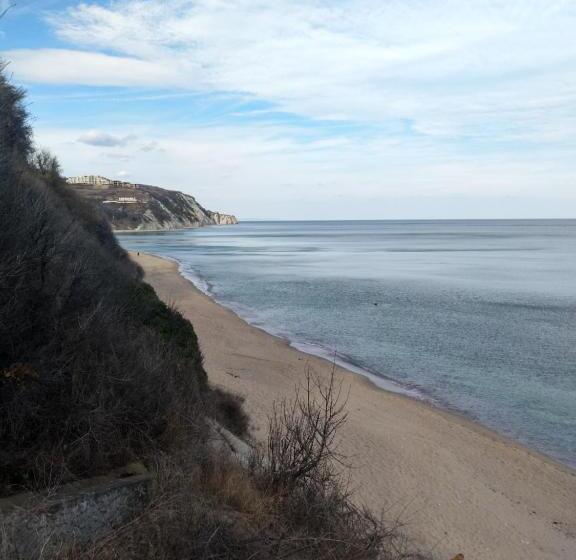 Пансион Guest House Kami