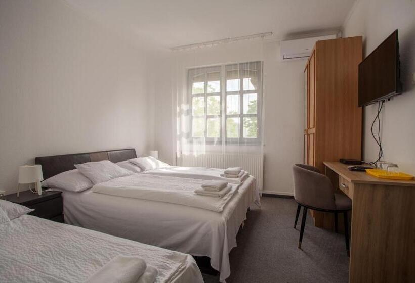 פנסיון Laguna Panzio