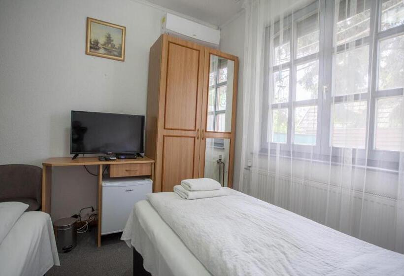 פנסיון Laguna Panzio