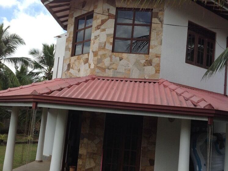 פנסיון The Villa Sun Shine