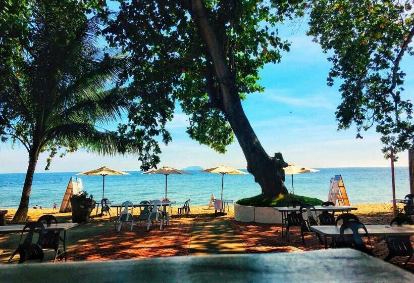 Reddoorz Plus @ Gracey Dive Resort Dumaguete