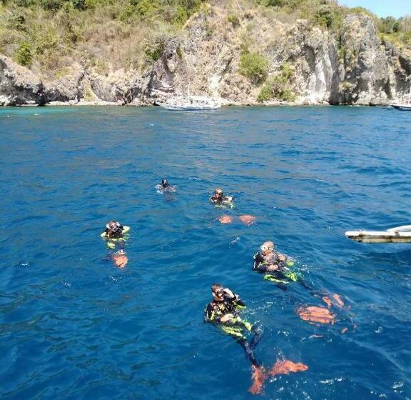 Reddoorz Plus @ Gracey Dive Resort Dumaguete