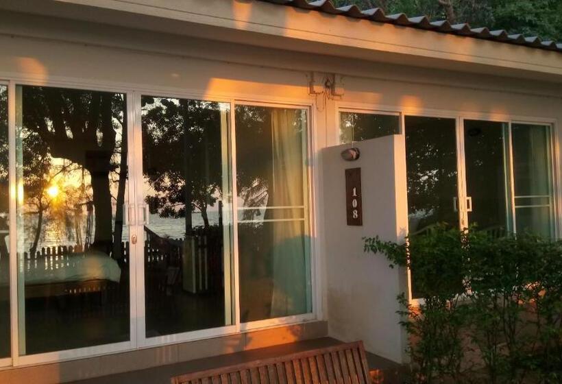 리조트 Baansukhita