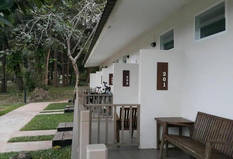 리조트 Baansukhita