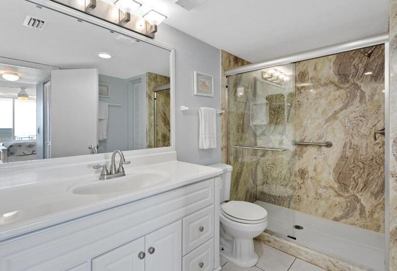 אתר נופש Indian Harbour Beach Club