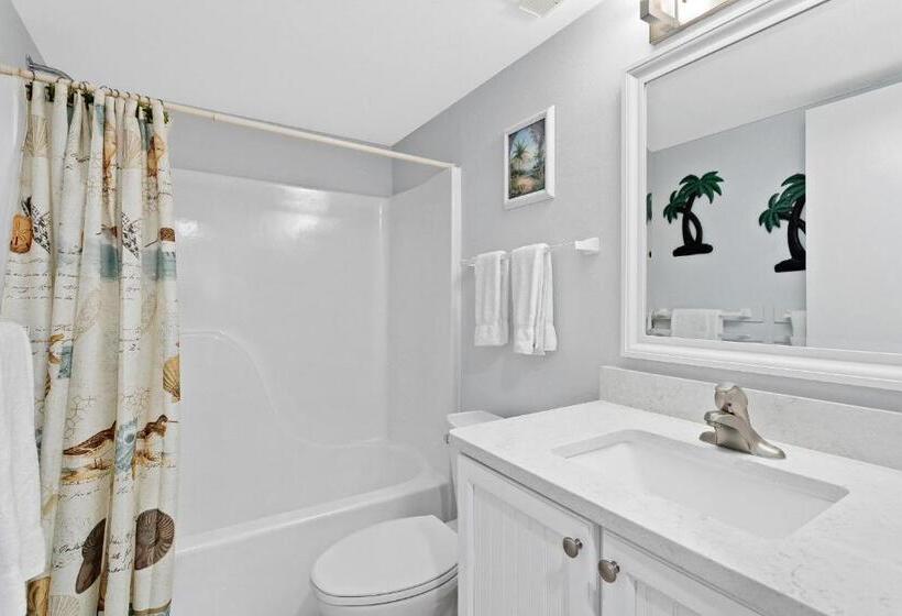 אתר נופש Indian Harbour Beach Club