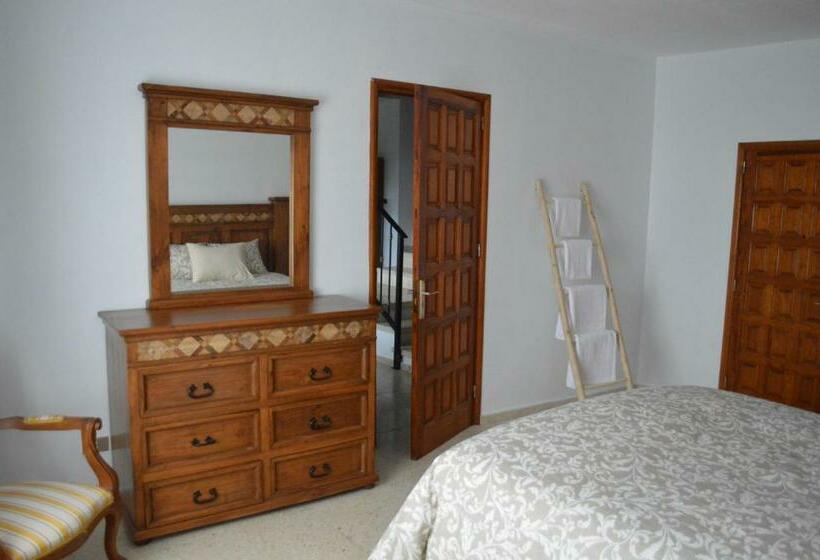 مبيت وإفطار Casa Las Pardelas