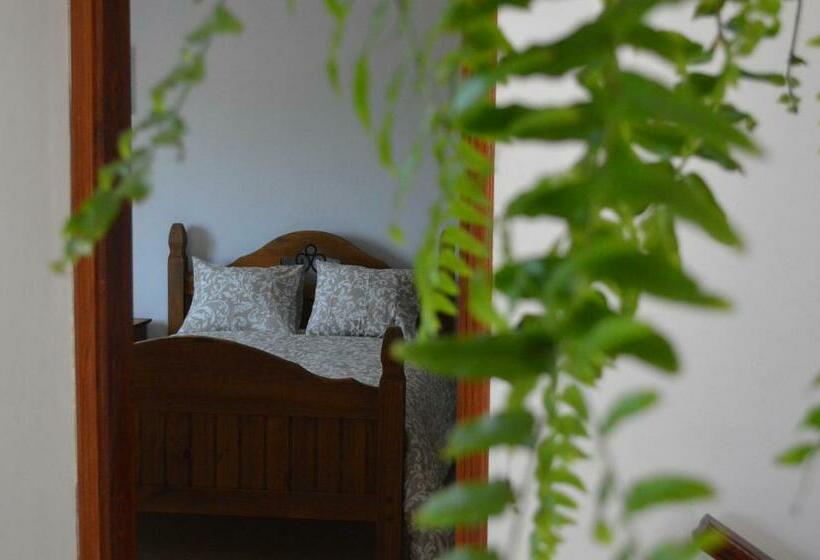 مبيت وإفطار Casa Las Pardelas