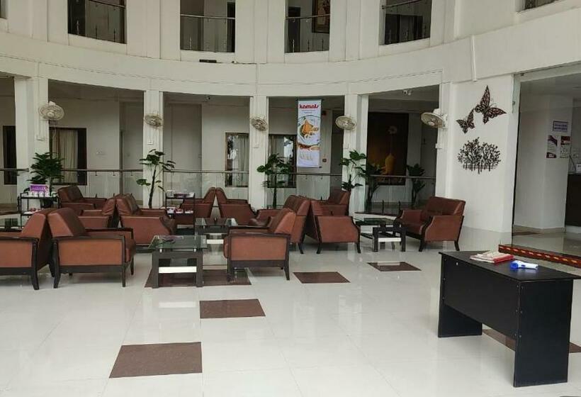 فندق Vits Select Daman