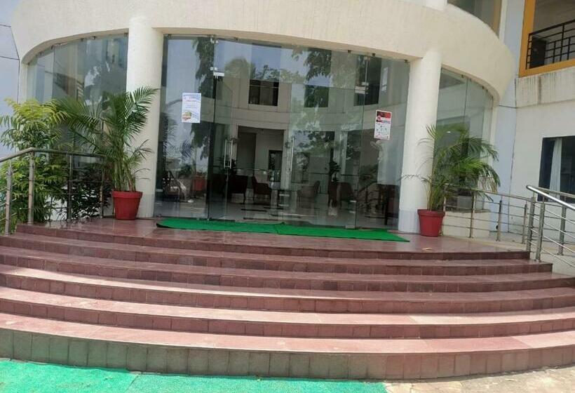 فندق Vits Select Daman