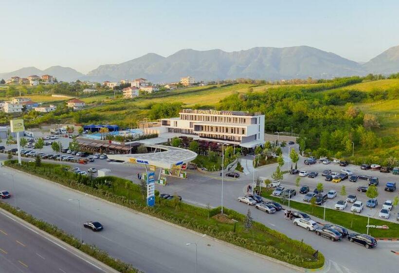 בית מלון כפרי Royal East Resort