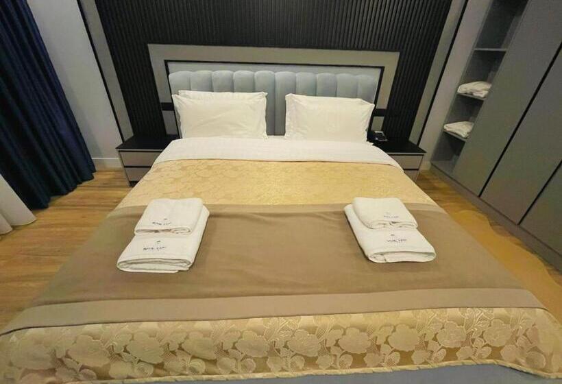 בית מלון כפרי Royal East Resort