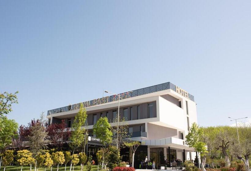 فندق Royal East Resort