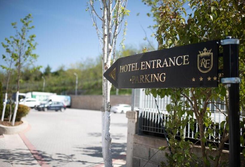 בית מלון כפרי Royal East Resort