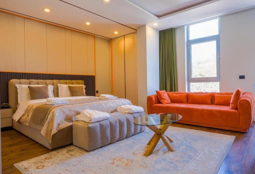 فندق Royal East Resort