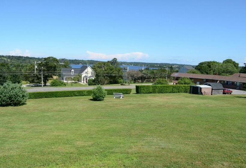 فندق على الطريق New Age Inn   Voyageur