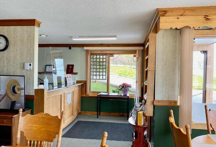 فندق على الطريق New Age Inn   Voyageur