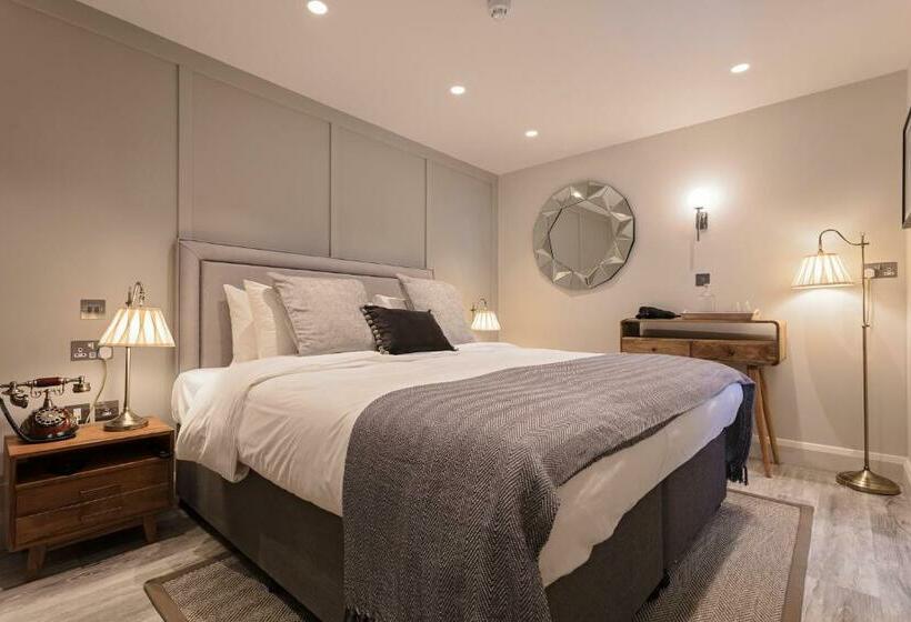 호스텔 The Ostrich Inn