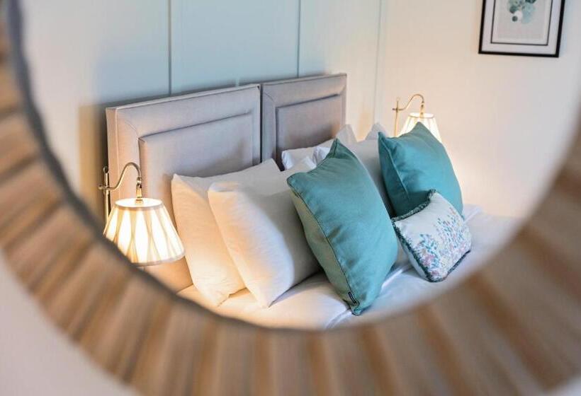 호스텔 The Ostrich Inn