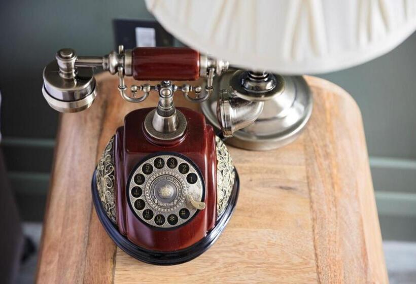 호스텔 The Ostrich Inn