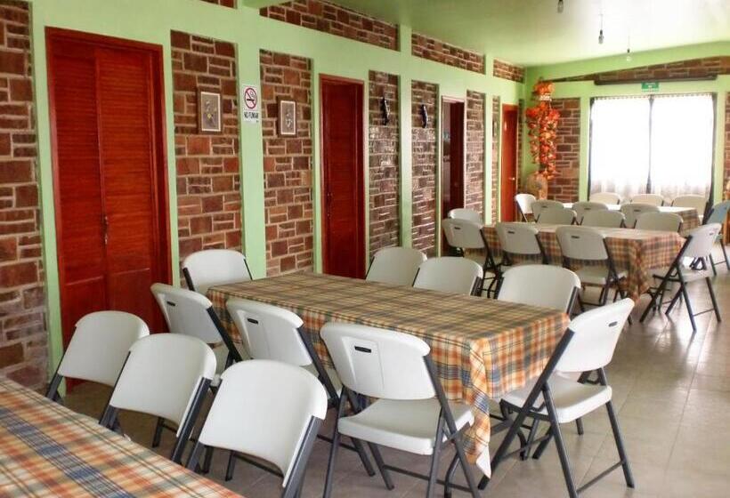 هتل Casa De La Luna