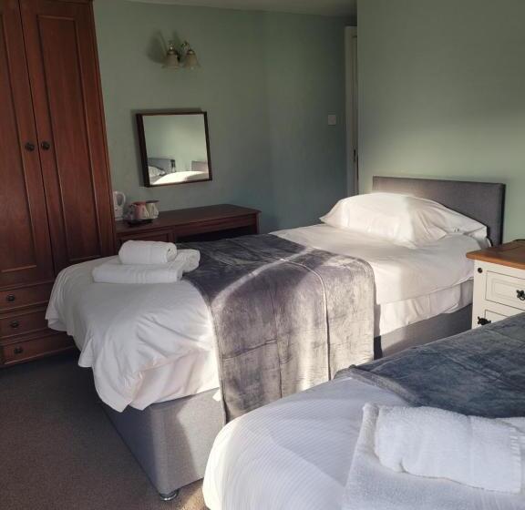 Общежитие Bower House Inn