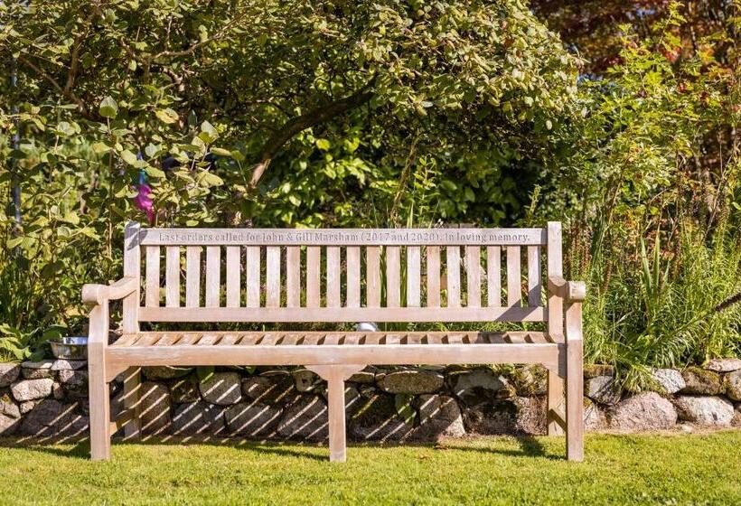 Общежитие Bower House Inn