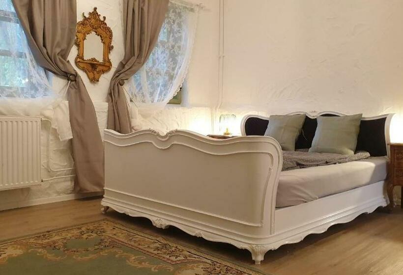 مبيت وإفطار Lesence Major