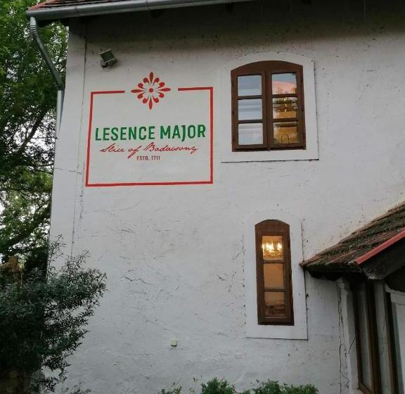 مبيت وإفطار Lesence Major