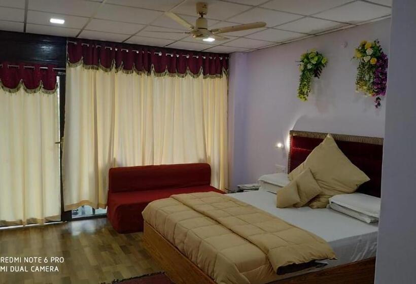 Coconhuts Beach Resort