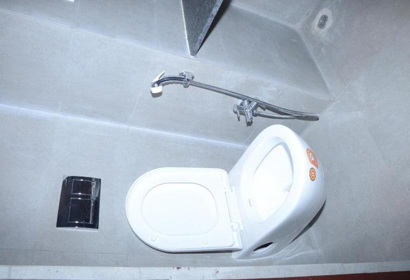 Coconhuts Beach Resort