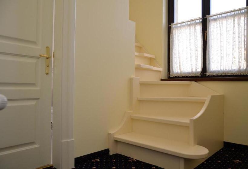 فندق Chateau Royal