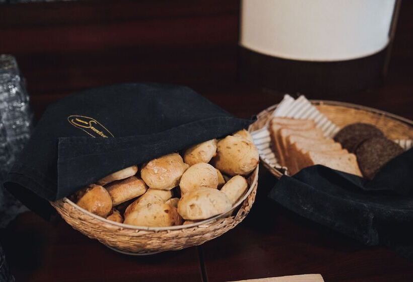 בית מלון כפרי Tunneli