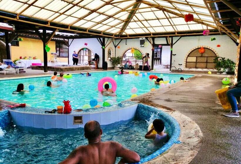 Отель Y Hosteria Natabuela