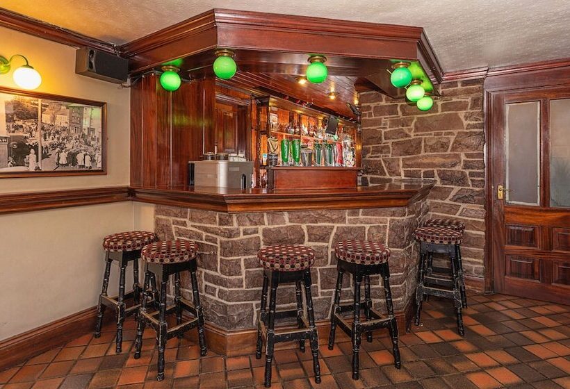 Larkins Pub Restaurant And B&b