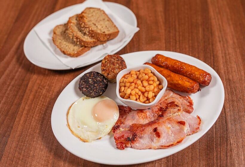 Larkins Pub Restaurant And B&b