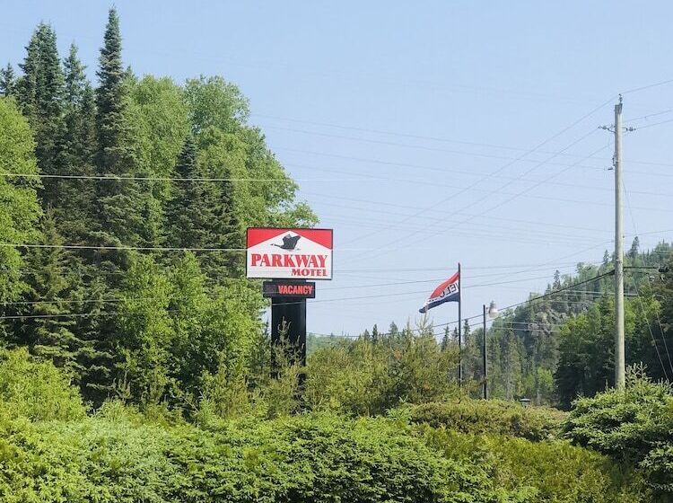Parkway Motel