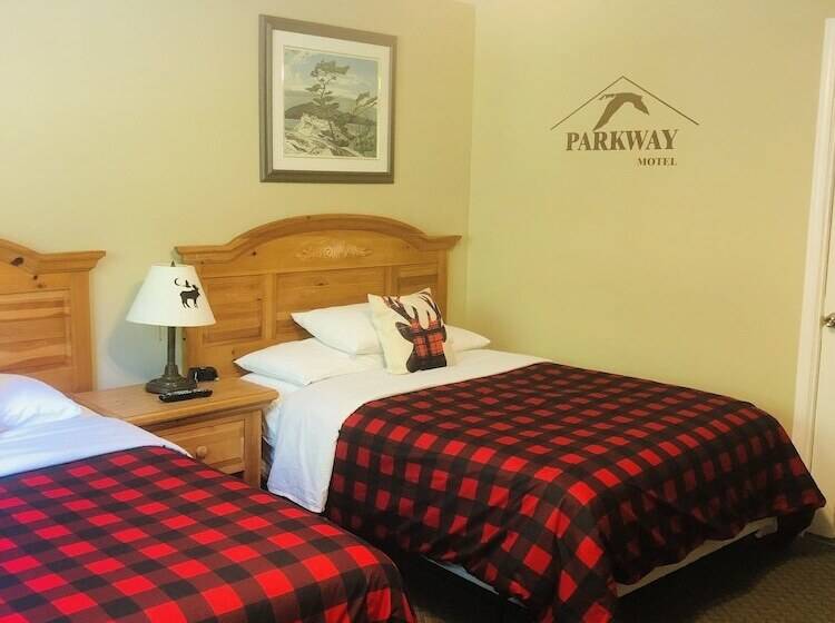 Parkway Motel