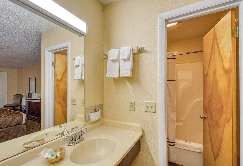 فندق صغير Palms Garden Inn