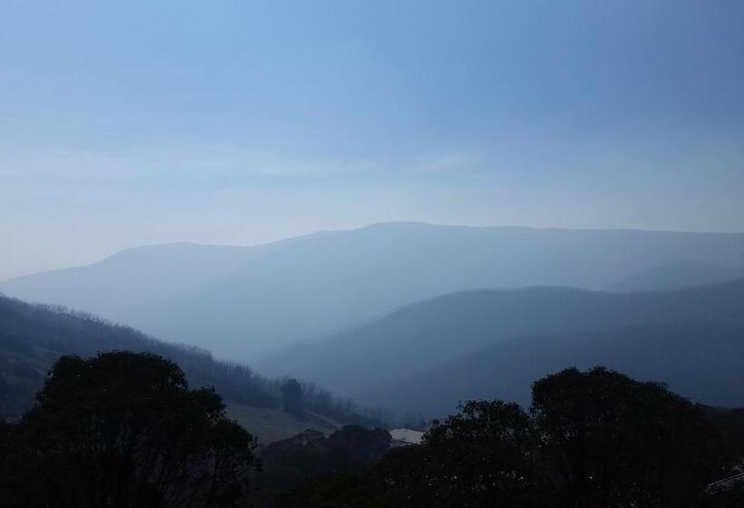 Cedarwood Apartments