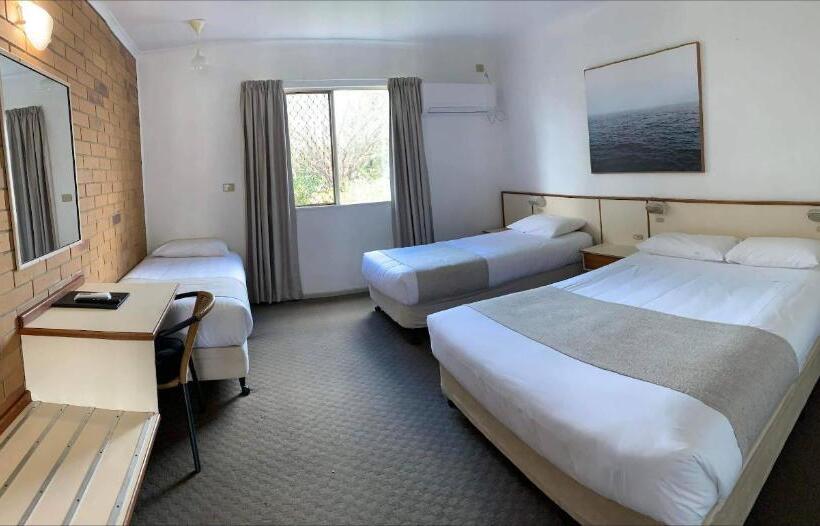 모텔 Country Comfort Gin Gin Wild Scotsman Motor Inn Qld