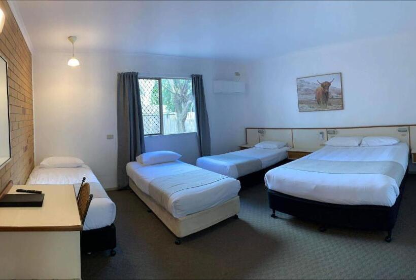 모텔 Country Comfort Gin Gin Wild Scotsman Motor Inn Qld