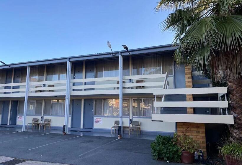 מוטל Gateway Motor Inn