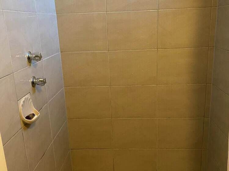 מוטל Gateway Motor Inn