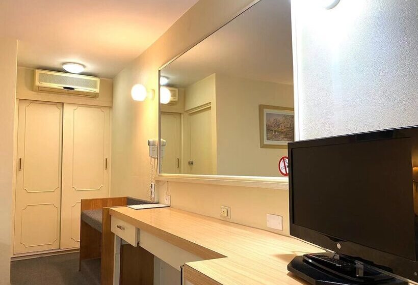 מוטל Gateway Motor Inn