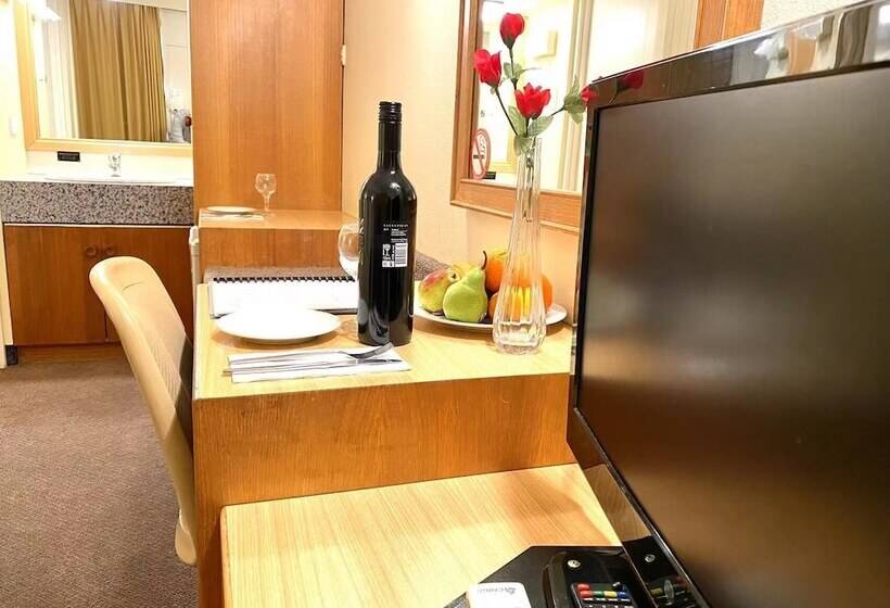 מוטל Gateway Motor Inn