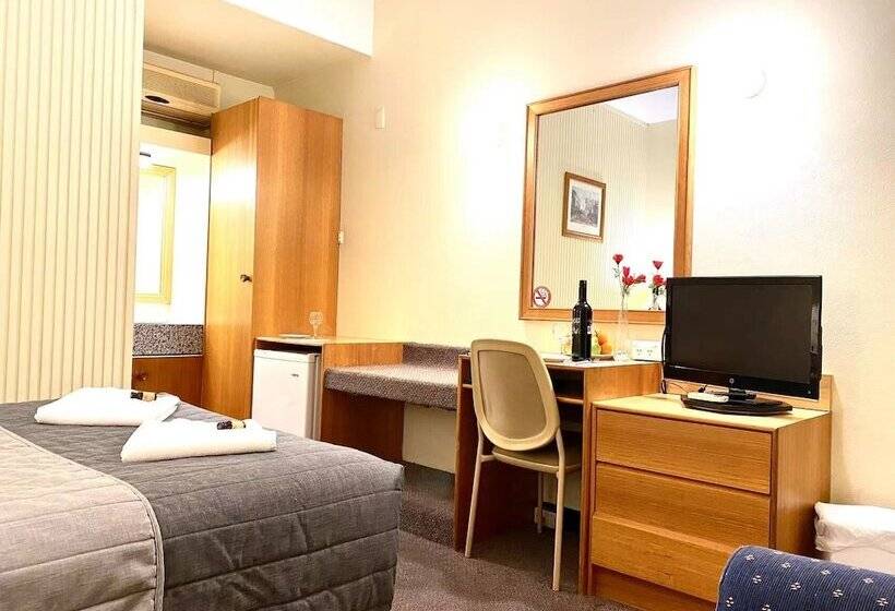 מוטל Gateway Motor Inn