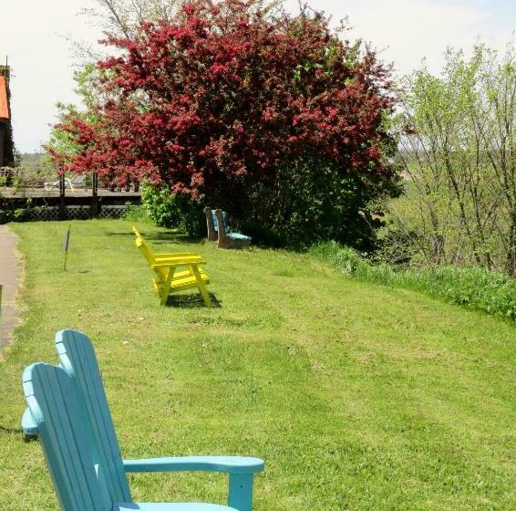 Общежитие Tidal Bore Inn