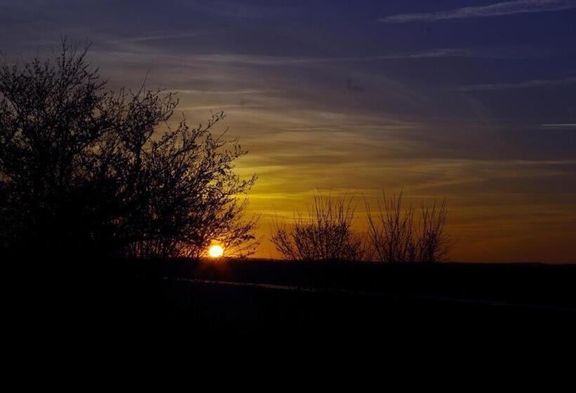 Общежитие Tidal Bore Inn