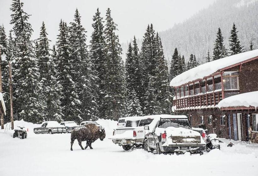 High Country Motel And Cabins